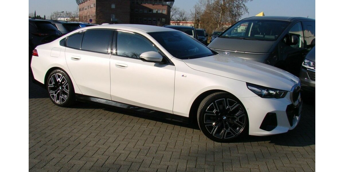 BMW 520 520d M Sport Pro Xdrive ACC 360º H&K ACC HUD 24.408 km 54.980 &euro; Falkensee 14612