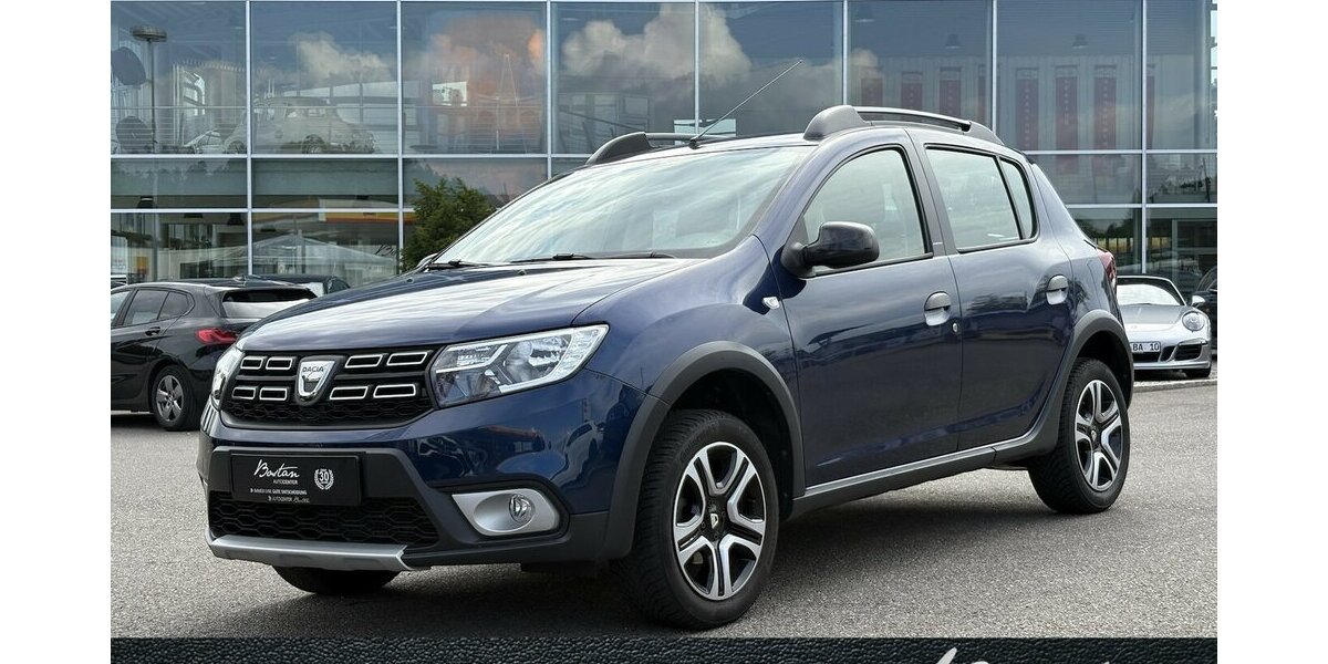 Dacia Sandero Stepway Celebration NAVIGATION/TEMPOMAT 29.280 km 8.900 &euro; Villingen-Schwenningen 78054