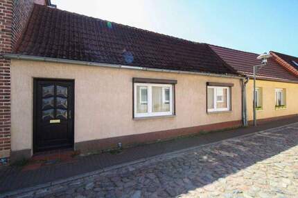 Wohnen in urbaner Lage: Reihenmittelhaus mit 3 Räumen in Gnoien 3 zimmer