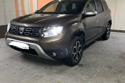 Dacia Duster 80.000 km 12.500 &euro; München 81248