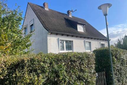 Gemütliches Ein- bis Zweifamilienhaus mit großem Grundstück in Kassel Warteberg auch für Bauträger geeignet