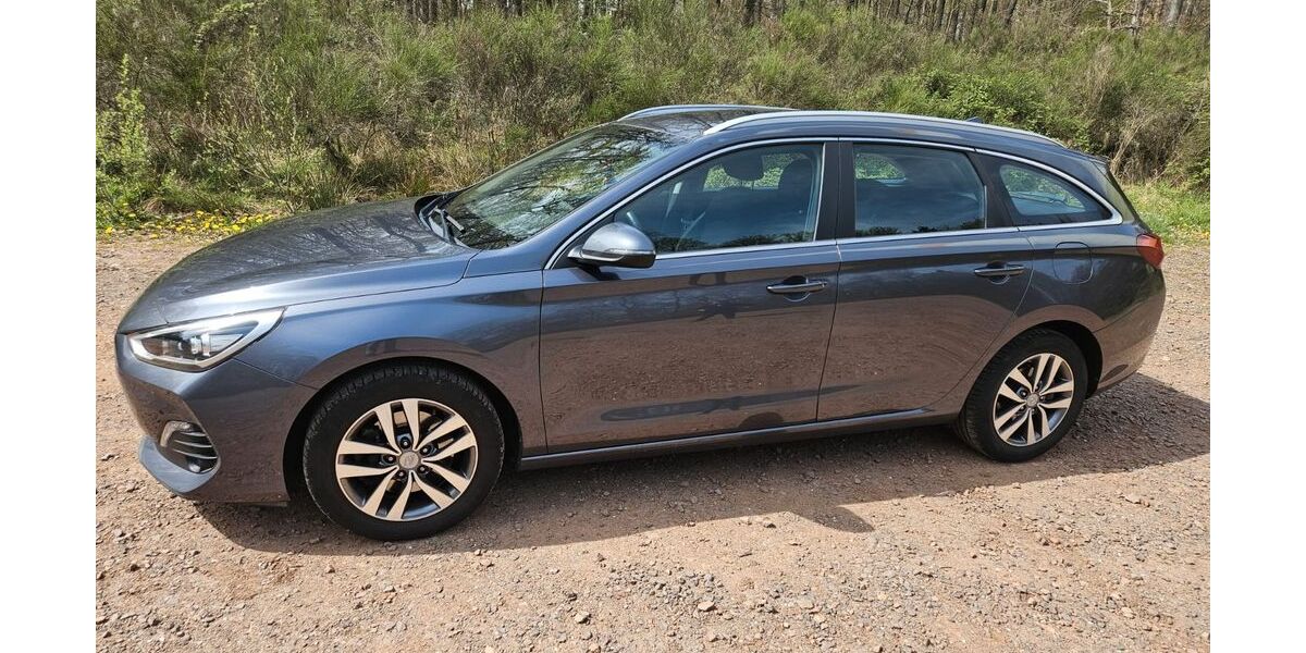 Hyundai i30 44.700 km 16.900 &euro; Püttlingen 66346