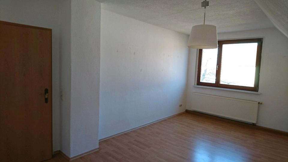 Dachgeschoßwohnung Nobitz - 2 Zimmer, 46 m&sup2;, 50.000&euro; | Angebot:26651883
