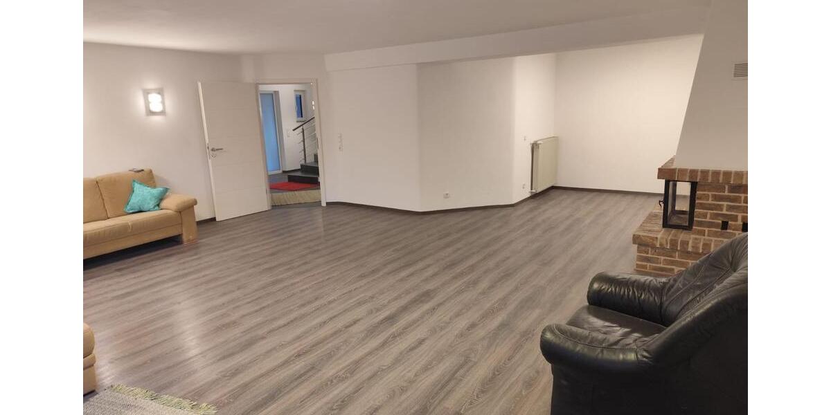 Einfamilienhaus Düren Rölsdorf - 7 Zimmer, 261 m&sup2;, 520.000&euro; | Angebot:25953421