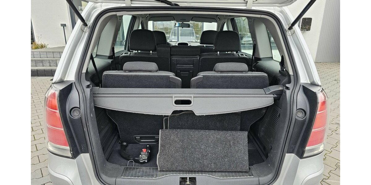 Opel Zafira 1.8 Edition KLIMA 7 Sitzer Tempomat AHK 205.612 km 3.790 &euro; Löhne 32584