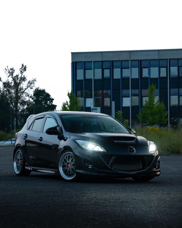 Mazda 3 172.000 km 10.500 € Königswinter 53636