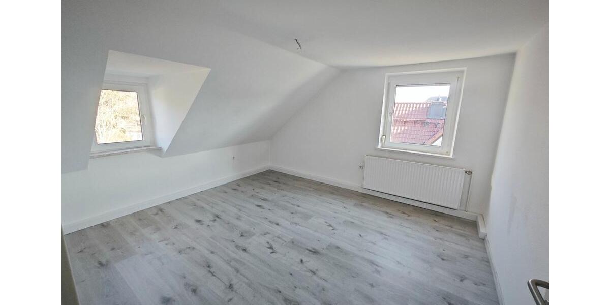 Moderne und helle 3-Zimmer Dachgeschosswohnung zur Miete 3 zimmer