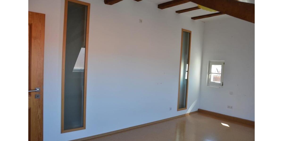 Dachgeschoßwohnung Böhl-Iggelheim Iggelheim - 3 Zimmer, 102 m&sup2;, 1.100&euro; | Angebot:26134679