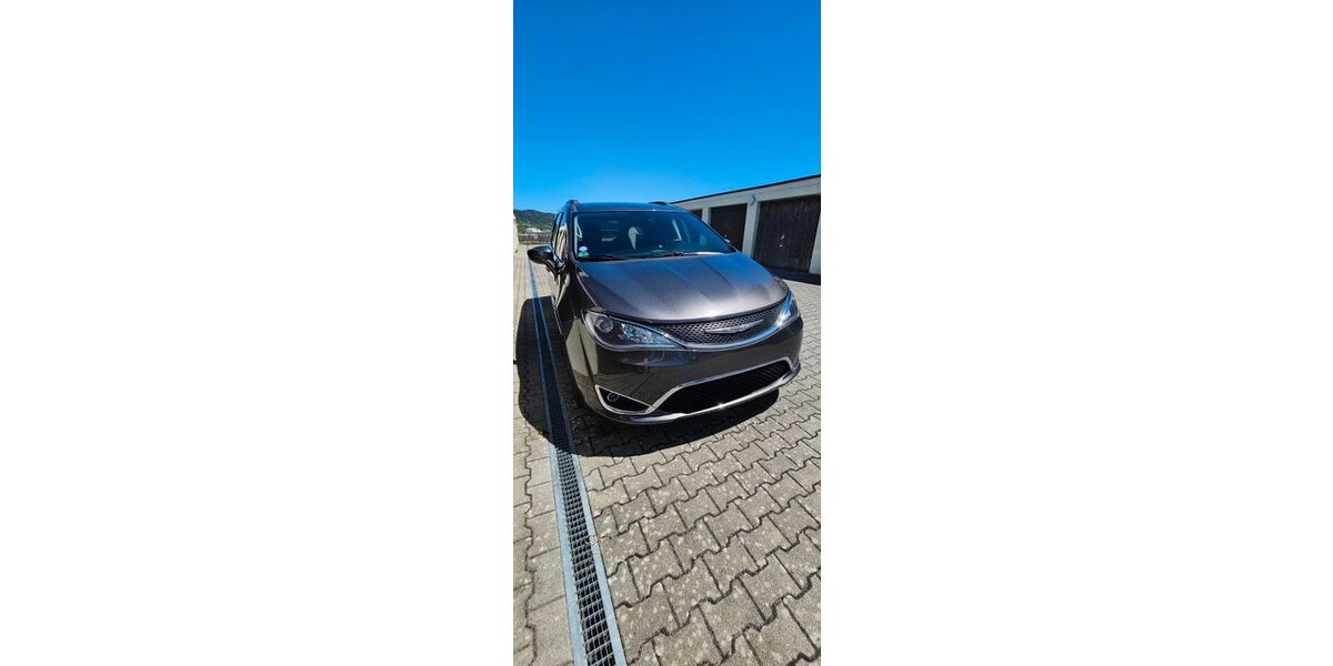 Chrysler Pacifica 92.000 km 17.999 &euro; Gaildorf 74405