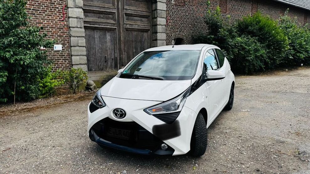 Aygo (X)