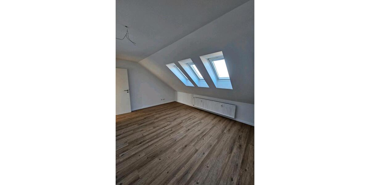 Dachgeschoßwohnung Nürnberg Hasenbuck - 2 Zimmer, 45 m&sup2;, 575&euro; | Angebot:25393383