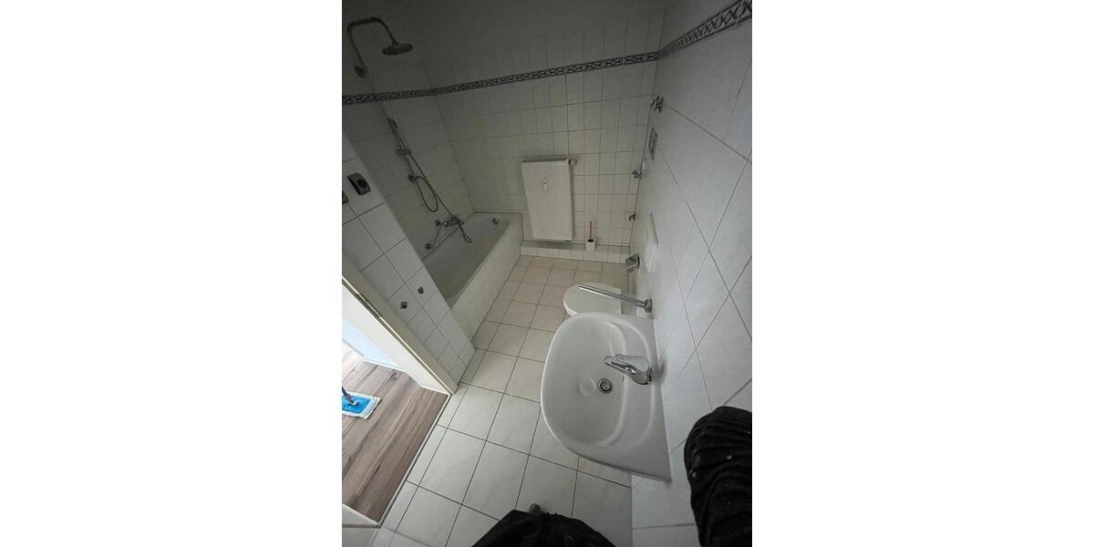 Etagenwohnung Glauchau - 3 Zimmer, 61 m&sup2;, 360&euro; | Angebot:26008277