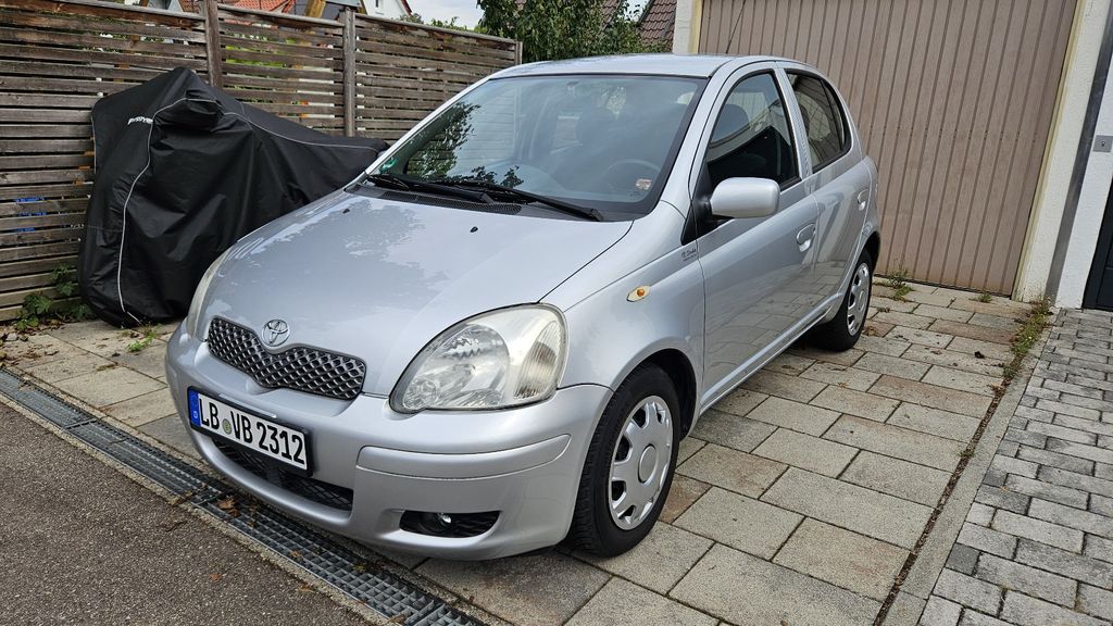 Toyota Yaris 81.313 km 2.990 &euro; Bietigheim-Bissingen 74321
