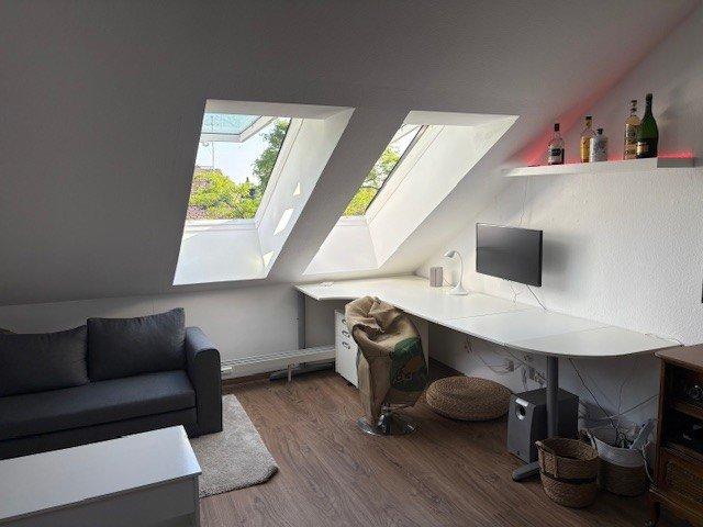 Dachgeschoßwohnung Wiesbaden Südost - 1.5 Zimmer, 35 m&sup2;, 1.100&euro; | Angebot:26406739