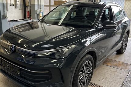 VW Tiguan 29.928 km 39.450 &euro; Rastede/ Wahnbek 26180