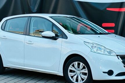 Peugeot 208 104.000 km 4.490 &euro; Mühlheim am main 63165