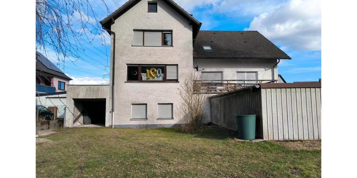 2 Familienhaus mit Einliegerwohnung 400qm 4 Garagen Leuscheid 15 zimmer