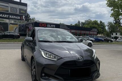 Toyota Yaris 32.000 km 17.490 &euro; München 81825