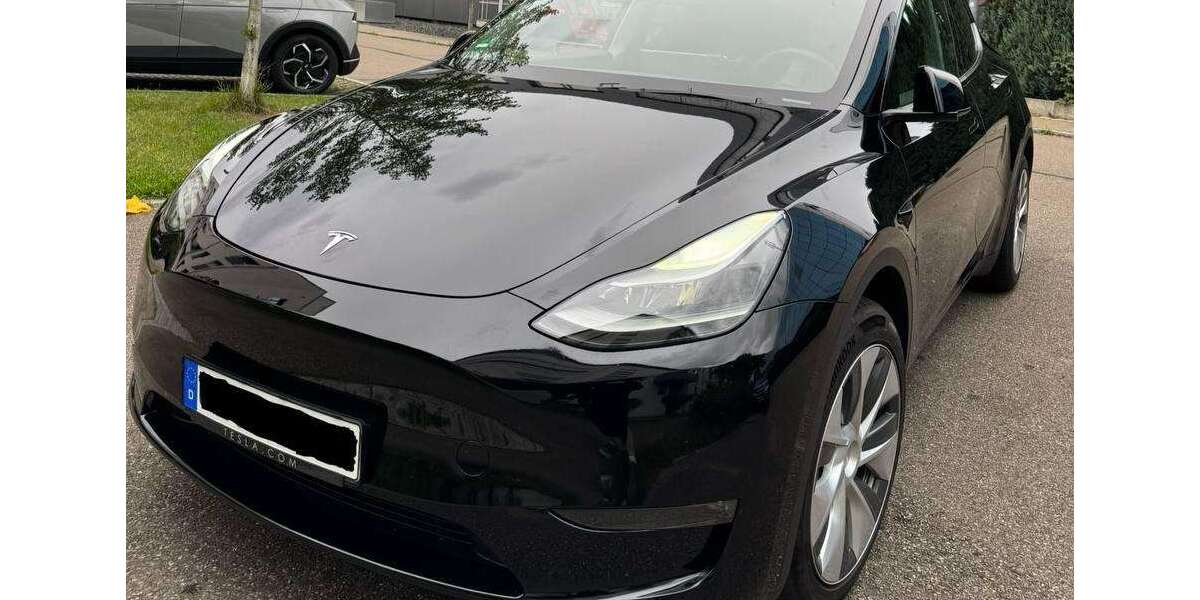 Tesla Model Y 28.000 km 39.000 &euro; Köln 51103