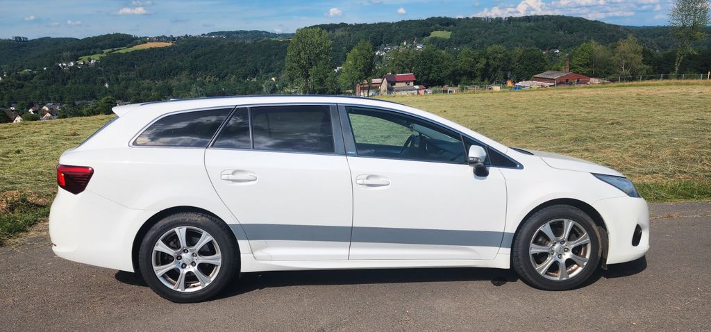 Toyota Avensis 119.000 km 16.000 &euro; Windeck 51570