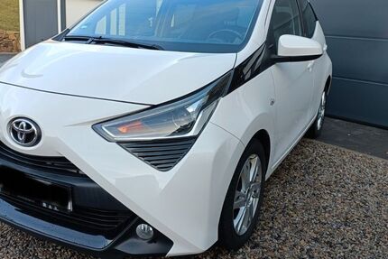 Toyota Aygo (X) 52.000 km 11.400 &euro; Bernsdorf 09337