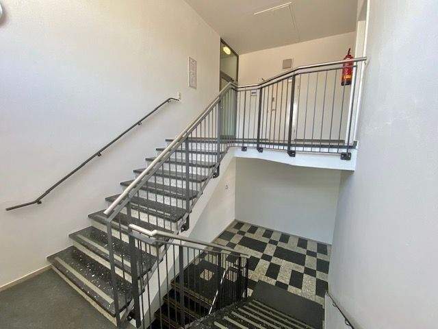 Gewerbeobjekt Freilassing - 1 Zimmer, 17 m&sup2;, 210&euro; | Angebot:26318738