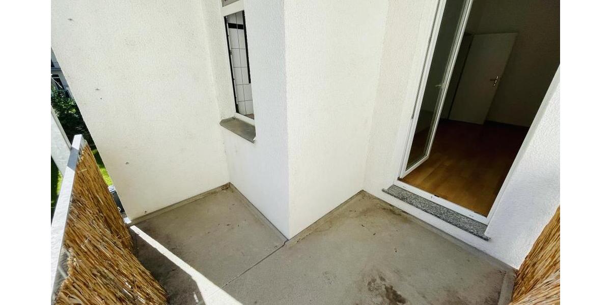 Wohnen in Gera Untermhaus! 3 Raum Wohnung mit Balkon (Südseite) und großen Wohnzimmer! - Etagenwohnung Gera Untermhaus | Angebot:26376571