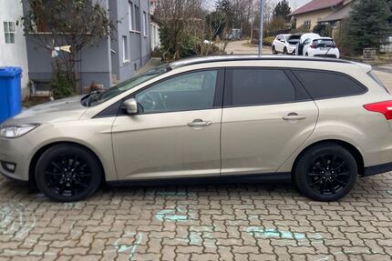 Ford Focus 112.000 km 5.000 &euro; Trennfeld 97855
