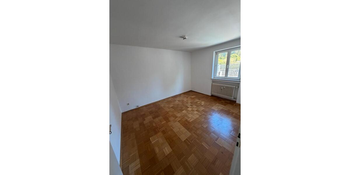 Erdgeschoßwohnung Murnau am Staffelsee - 3 Zimmer, 75 m&sup2;, 1.350&euro; | Angebot:26284492