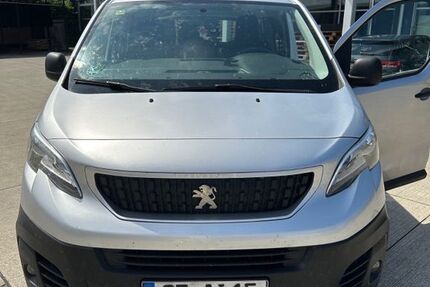 Peugeot Traveller 88.000 km 17.400 &euro; Leipheim 89340