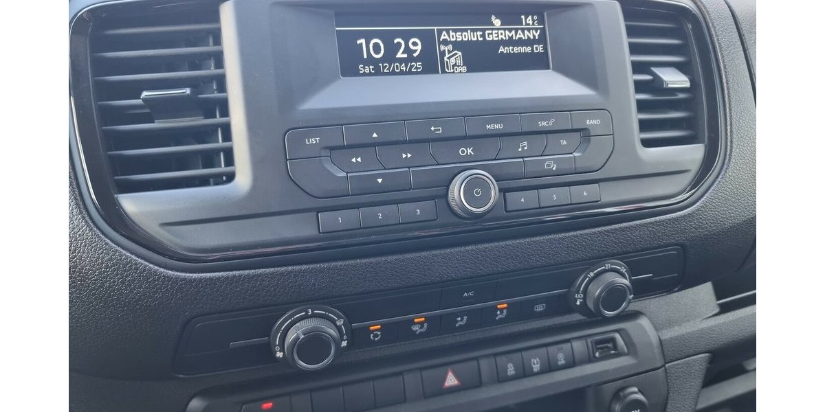 Opel Zafira Life Edition M Vivaro 9-Sitzer Automatik 84.300 km 28.500 &euro; Garrel 49681