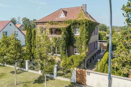 Haus zum Kaufen in Oranienburg OT Schmachtenhagen 450.000 € 166 m² 6 zimmer