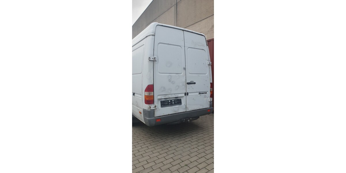 Mercedes-Benz Sprinter 432.000 km 3.900 € Hamburg 20038