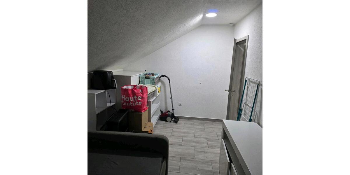 Dachgeschoßwohnung Walldürn - 2 Zimmer, 43 m&sup2;, 500&euro; | Angebot:25420997