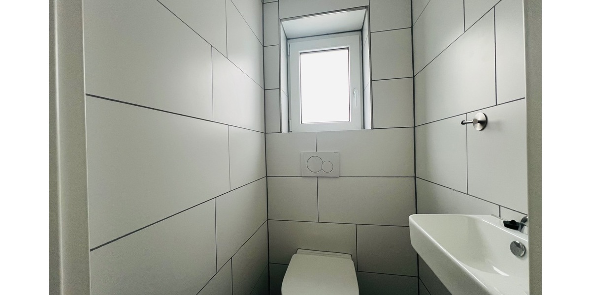 Teilsaniertes Einfamilien-Mehrgenerationenhaus mit Terrasse, Garage und opt. Grundstückserweiterung - Einfamilienhaus Horb am Neckar | Angebot:26083100