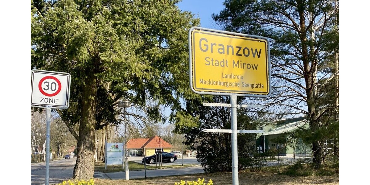 PV-Anlage & Sauna am See: Exklusives, bezugsfertiges Ferienhaus in Mirow! - Doppelhaushälfte Mirow Granzow | Angebot:27169867