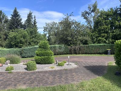 ALLEINLAGE, TOP GRUNDSTÜCK, GEPFLEGT, 3 GARAGEN - Einfamilienhaus Schmelz | Angebot:27145224
