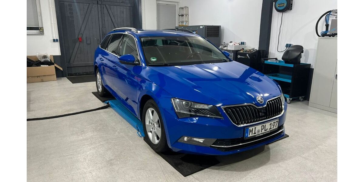Skoda Superb 165.000 km 15.900 &euro; Minden 32425