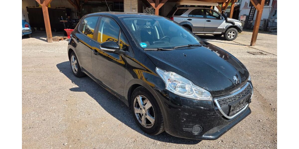 Peugeot 208 141.000 km 1.999 &euro; Hohenbrunn 85662