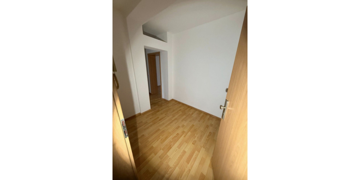 Etagenwohnung Gräfenhainichen - 3 Zimmer, 70 m&sup2;, 650&euro; | Angebot:24847871