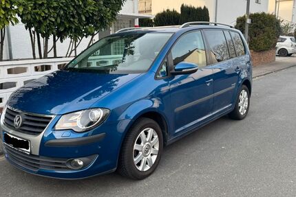 VW Touran 159.000 km 4.650 &euro; Darmstadt 64291