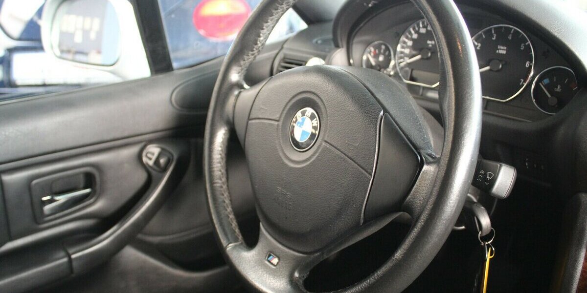 BMW Z3 3,0i Coupe Aut. 106.086 km 23.980 € Euskirchen 53881