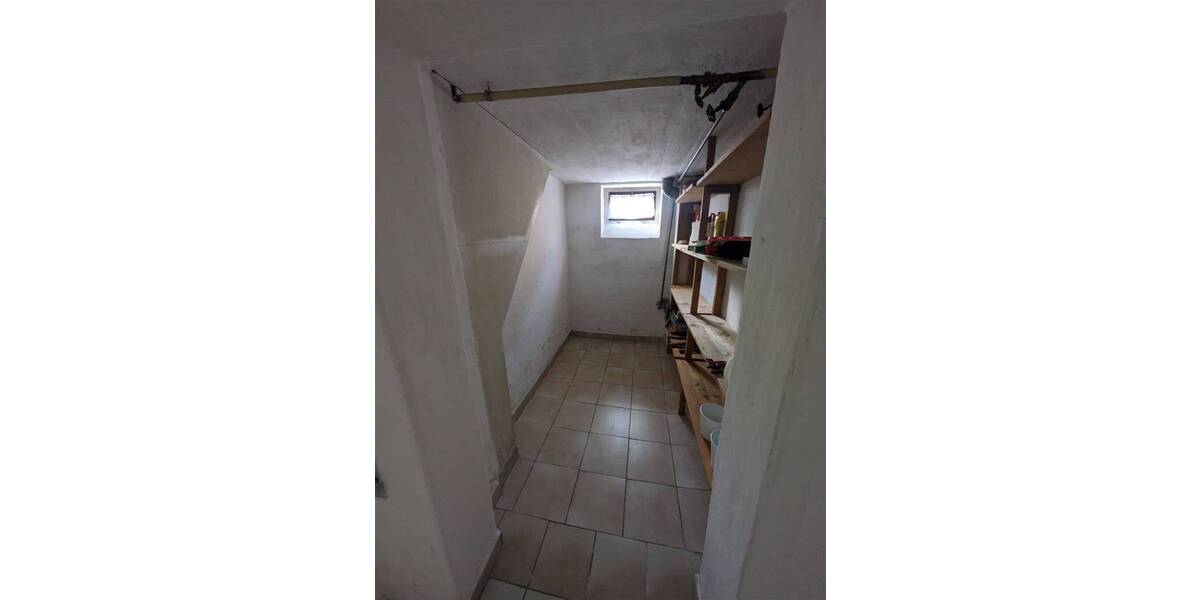 Doppelhaushälfte Waldsassen - 8 Zimmer, 146 m&sup2;, 165.000&euro; | Angebot:25678476