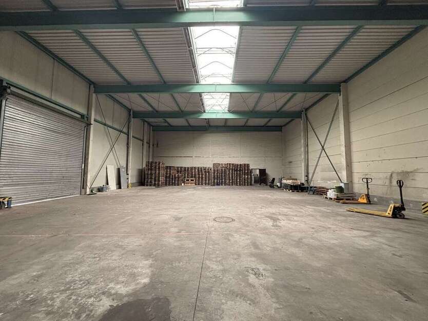 Halle in Berlin 5.236 € 374 m²