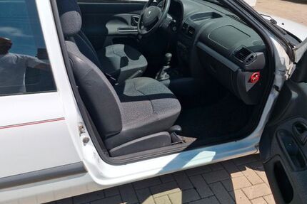 Renault Clio 178.000 km 2.100 &euro; Hamm-sieg 57577