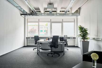 Büro in Frickenhausen 4.705 € 1568 m² zimmer