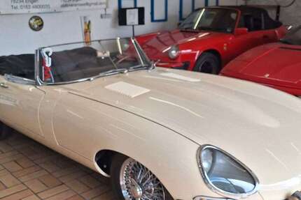 Jaguar E-Type 59.135 km 165.900 € Engen 78234