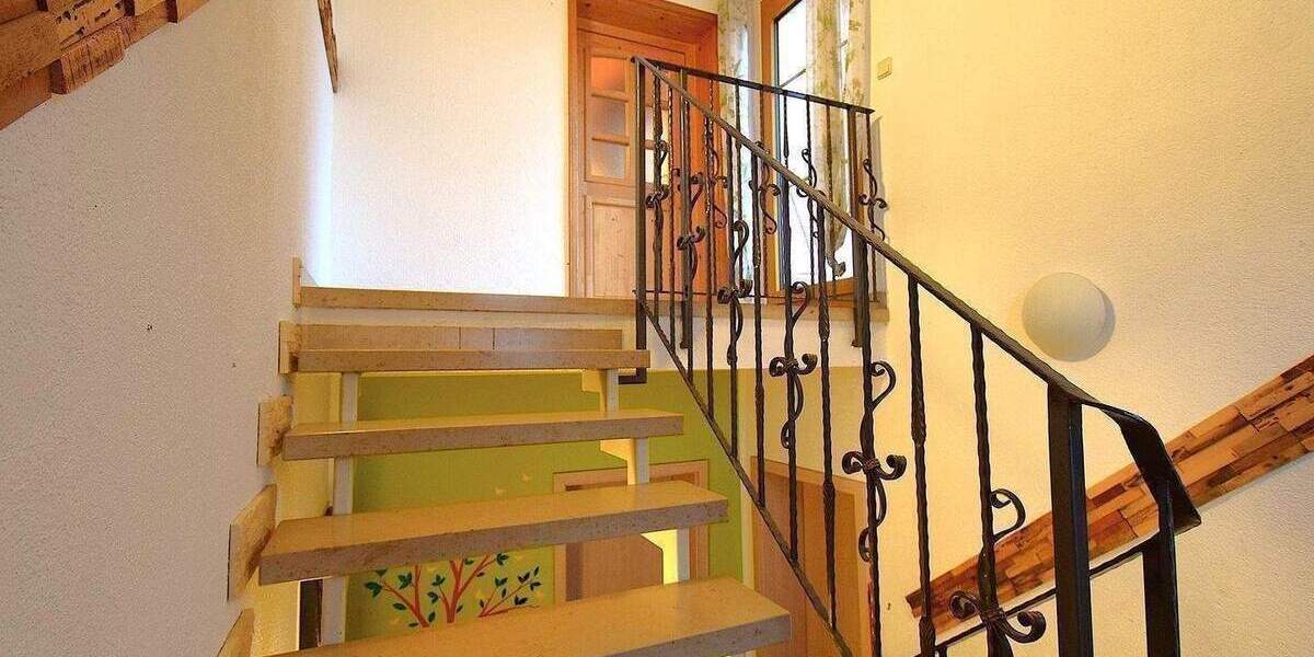 Mehrfamilienhaus, Wohnhaus Böbingen an der Rems Böbingen - 7 Zimmer, 224 m&sup2;, 600.000&euro; | Angebot:26418141