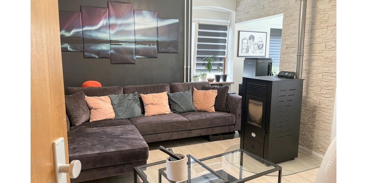 Familienfreundliches Einfamilienhaus in Eisenberg mit schönem Garten, Pool, Solaranlage & Garage - Einfamilienhaus Eisenberg (Pfalz) | Angebot:27284938