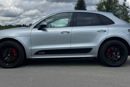 Porsche Macan 49.000 km 63.900 &euro; Gilching 82205